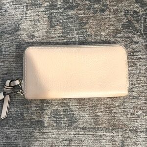 Chloe all around zippy wallet